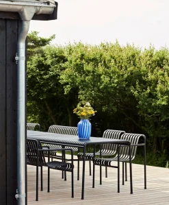 1 Palissade Bord , 2 Palissade Dining Armchair og 1 Palissade Bench