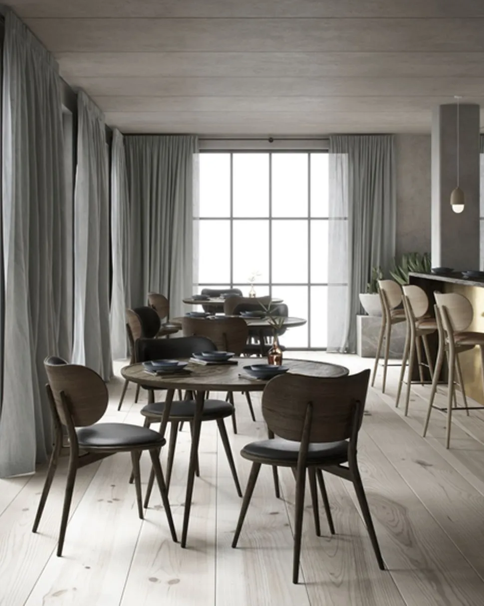 Accent Oval Lounge Table