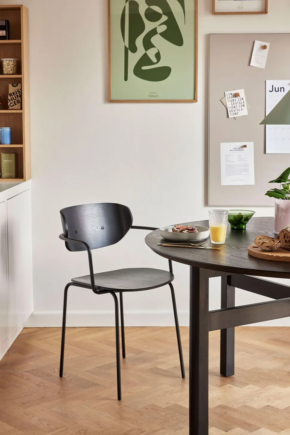 Akin Candleholders (set of 2)