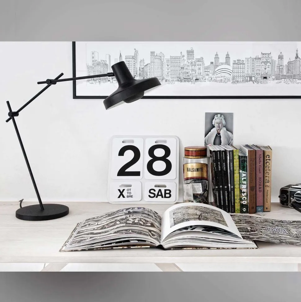 Arigato table lamp