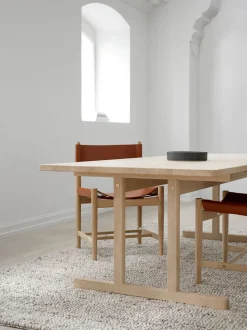 BM86 Mogensen Table 6386 by Børge Mogensen