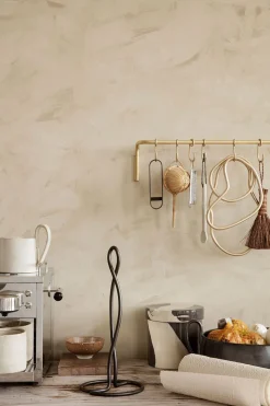 Curvature - Paper Towel Holder