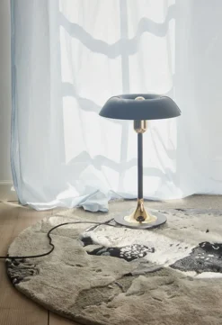 CYCNUS Table lamp