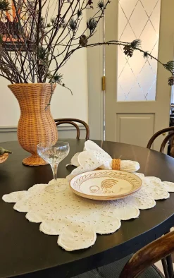 Embroidery anglaise placemats