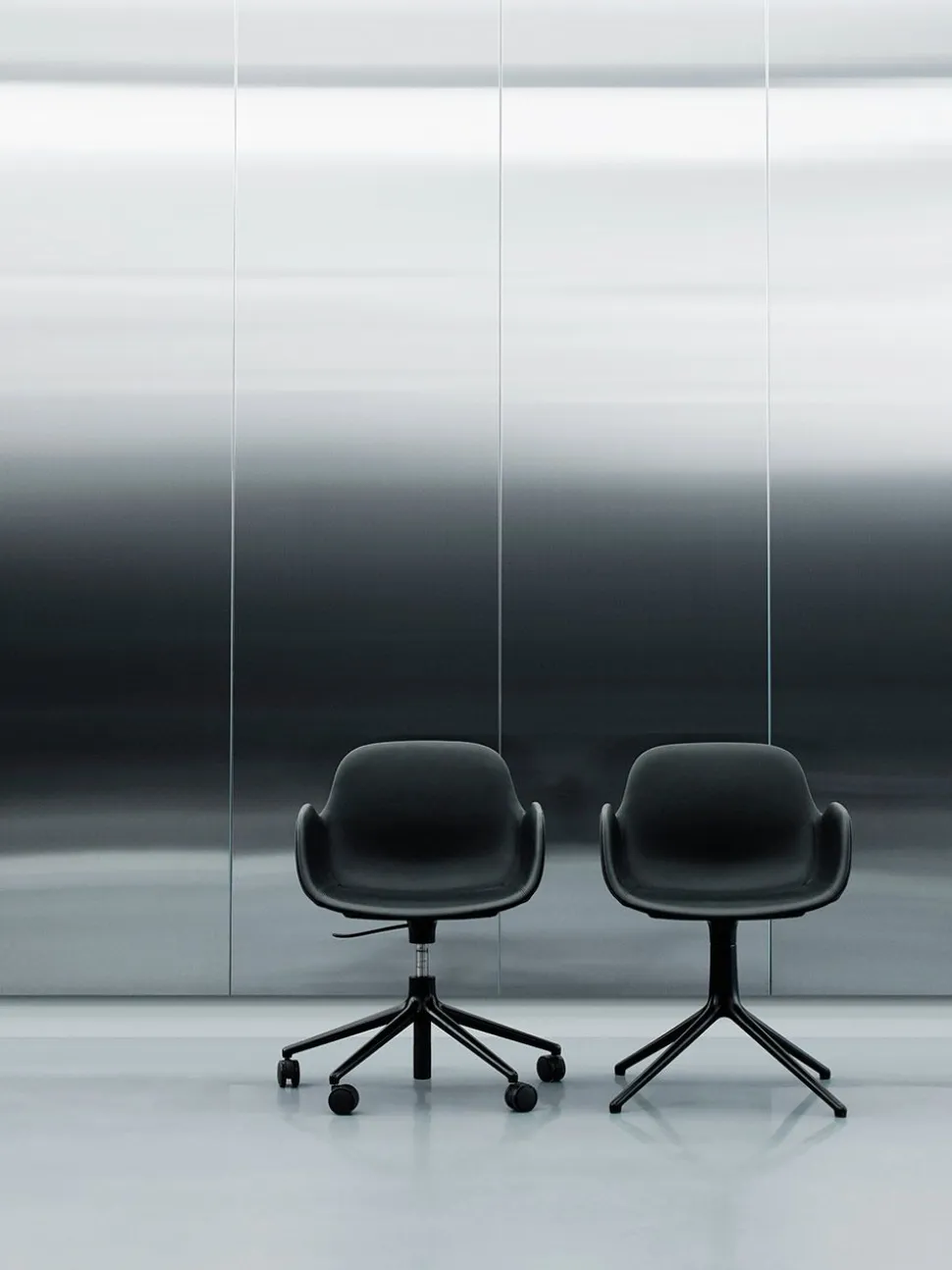 Form Armchair - Swivel 5W Gaslift Full Upholstery