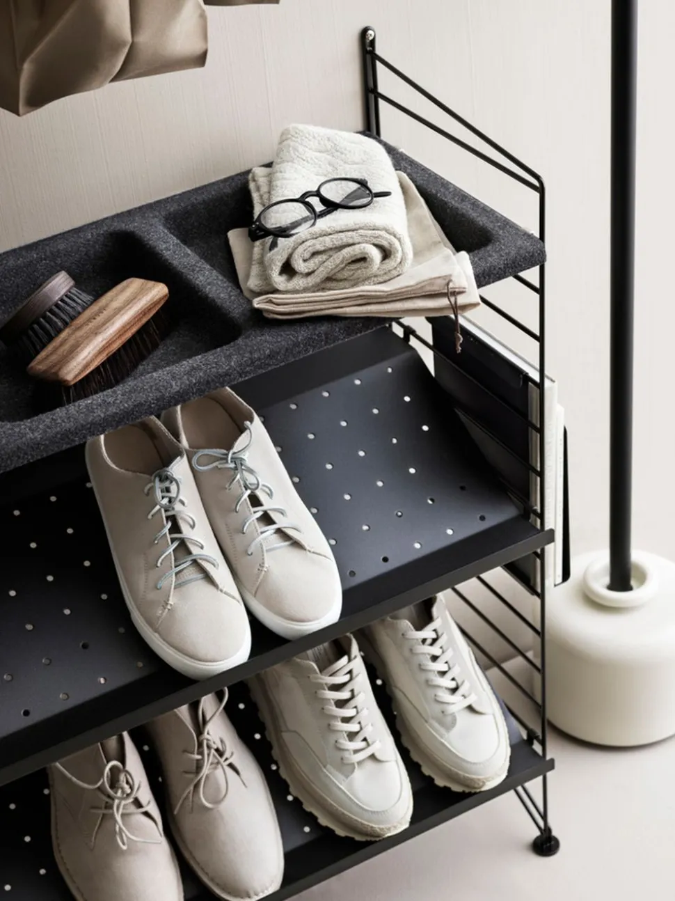 Hallway - String Furniture