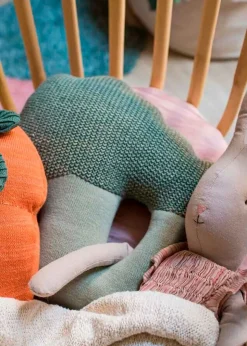 Knitted Cushion - Oli&Carol