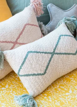 Knitted Cushion Little Oasis Nat