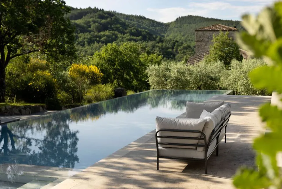 LEVEL 2 / Right Corner