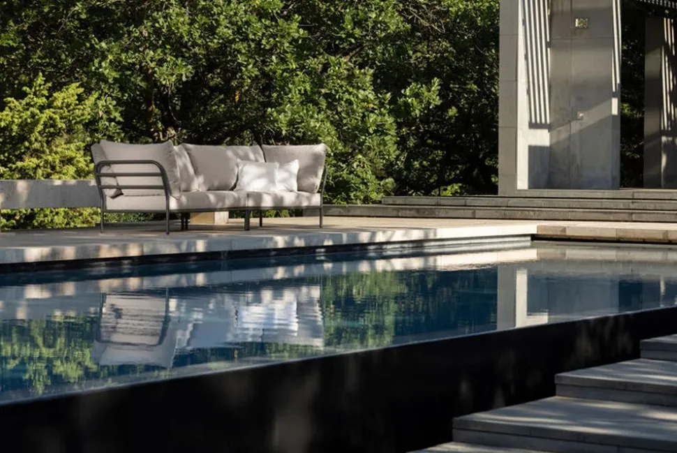 LEVEL 2 / Right Corner