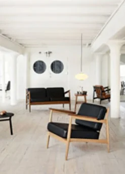 Model 107 Lounge Chair