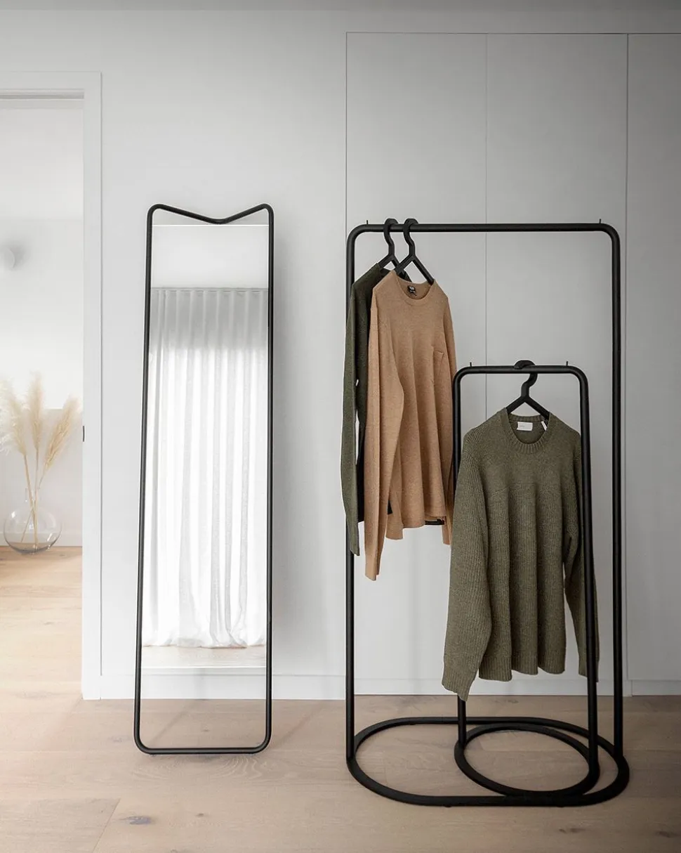 O&O Clothes Rack