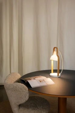 16PLUS Table Lamp