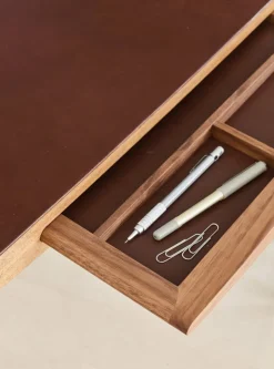 RO desk / AK1310 by Hans Sandgren Jakobsen