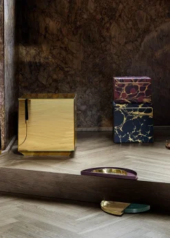 SPECULUM Mirror Table