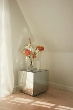 SPECULUM Mirror Table