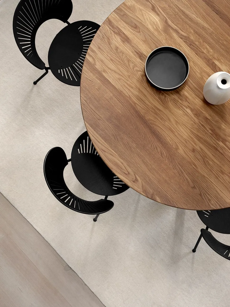 Taro Table 6119 by Jasper Morrison