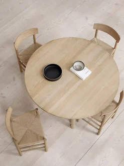 Taro Table 6119 by Jasper Morrison