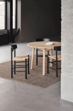 Taro Table 6119 by Jasper Morrison