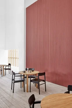 Taro Table 6119 by Jasper Morrison