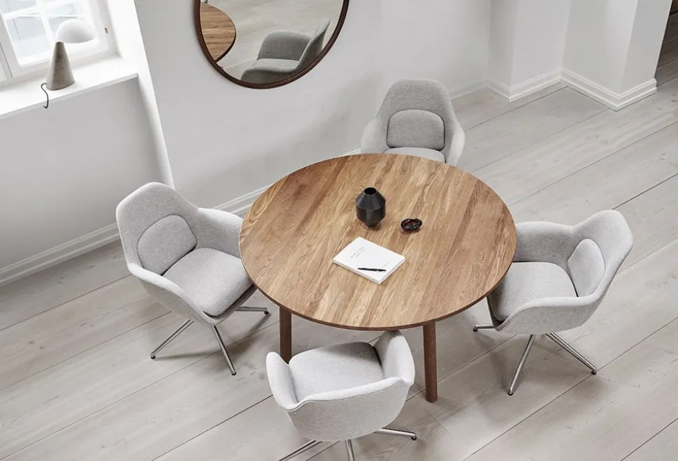 Taro Table 6121 by Jasper Morrison