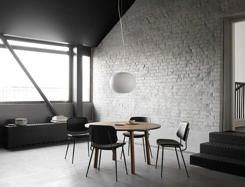 Taro Table 6121 by Jasper Morrison