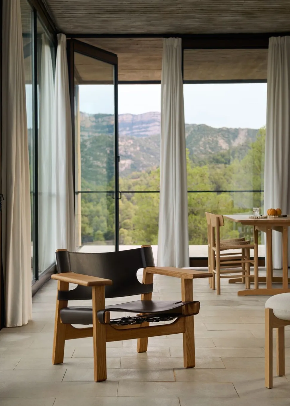 The Spanish Chair 2226 by Børge Mogensen